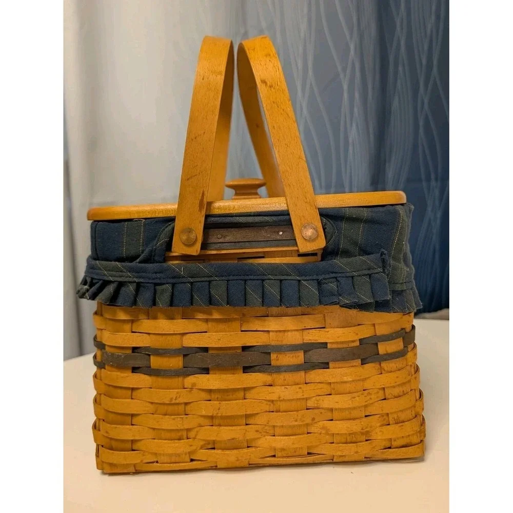 Longaberger 1998 Collectors Club Harbor Basket –Liner & Protector